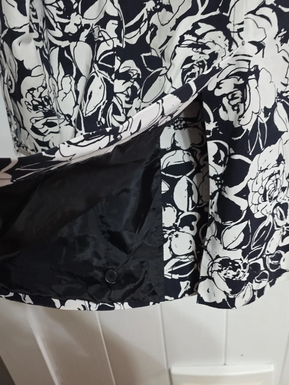 Axcess Women's Knee Length Trench Coat Black/White Buttons Pockets Cotton  Sz 6